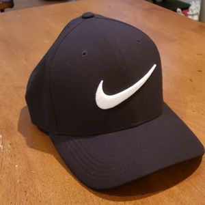 Nike fitted golf hat